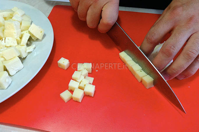 Tagliare il formaggio