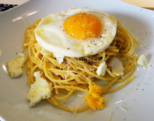 spaghetti con uovo