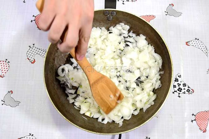 Cuocere le cipolle