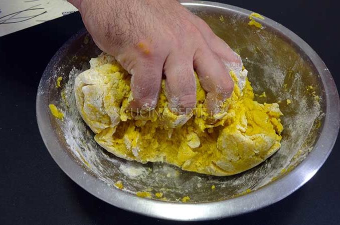 Impasto gnocchi con farina