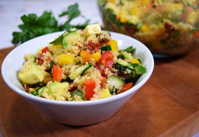 Insalata di quinoa vegana