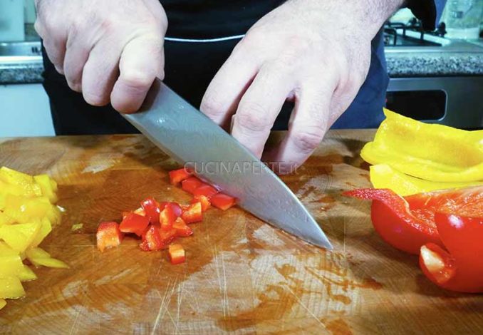Tagliare i peperoni