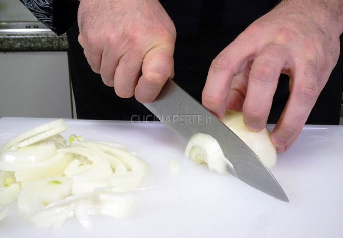 Tagliare le cipolle