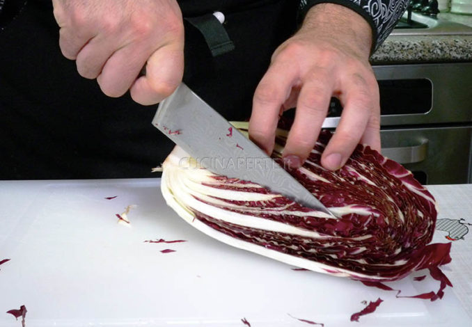 Tagliare radicchio