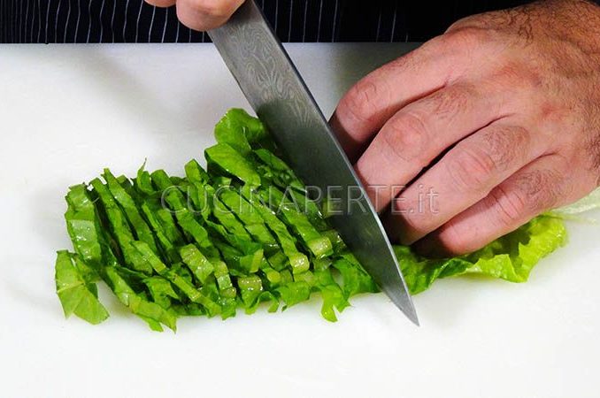 Tagliare l'insalata