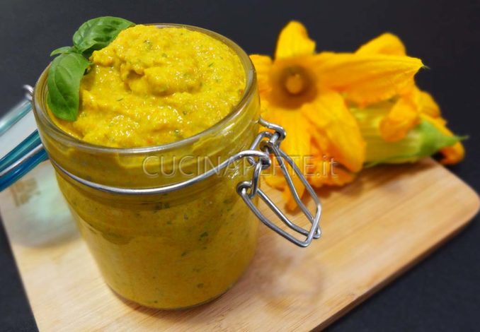 Pesto ai fiori di zucca