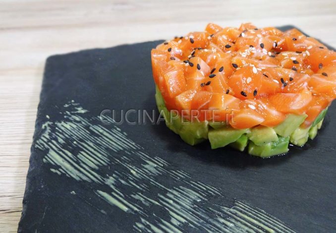 Tartare di salmone e avocado