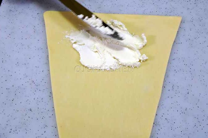 Spalmare il formaggio