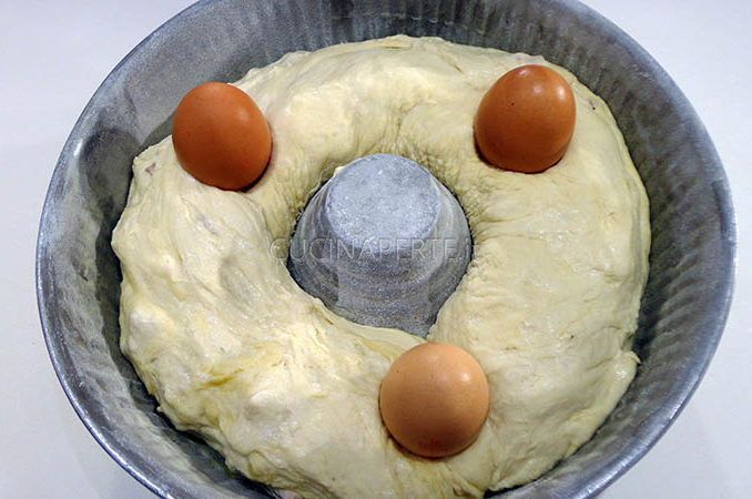 uova sul casatiello