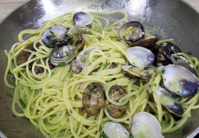 Spaghetti, vongole, prezzemolo