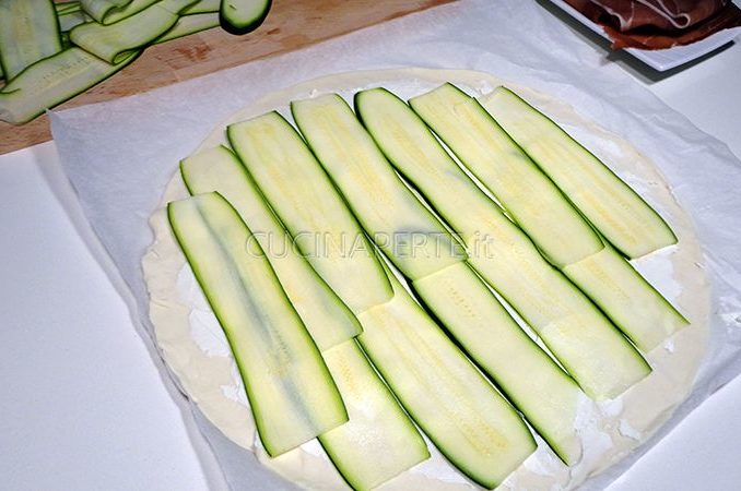 Disporre le zucchine