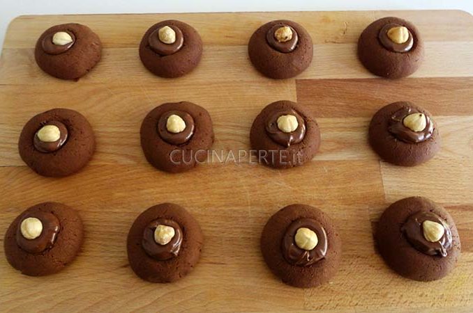 Aggiungere le nocciole