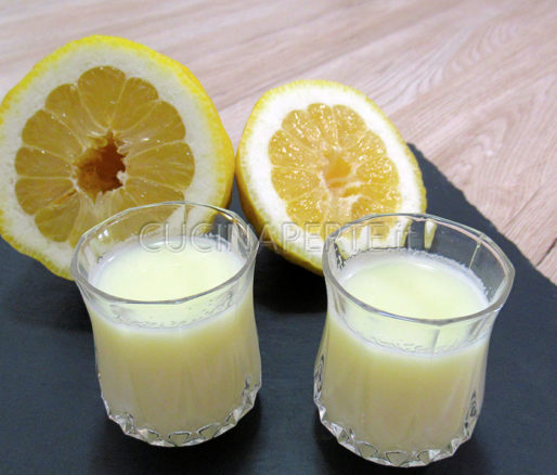 Crema di limoncello in bicchiere