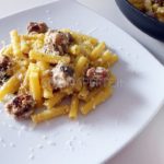 Mezzani tagliati salsiccia e ricotta piatto finito