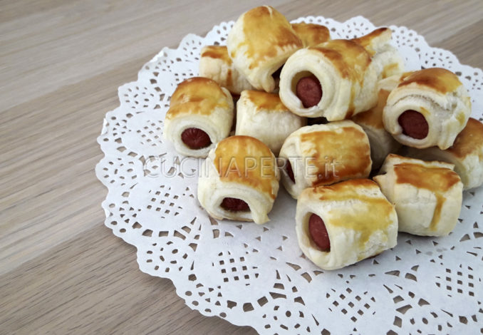 Antipasti Di Natale Wurstel.Rustici Di Pasta Sfoglia E Wurstel Cucina Per Te