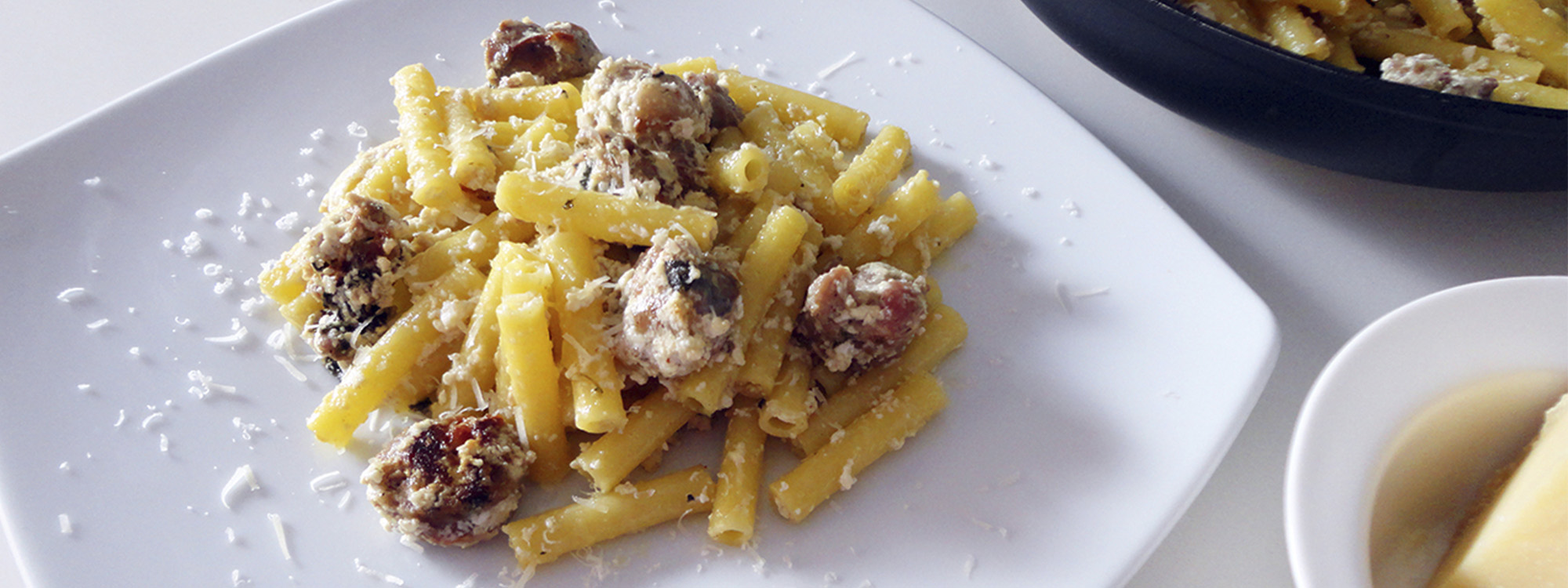 Mezzani Tagliati Salsiccia e Ricotta