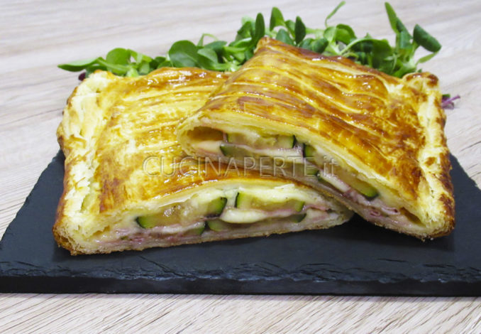 Strudel salato zucchine prosciutto scamorza