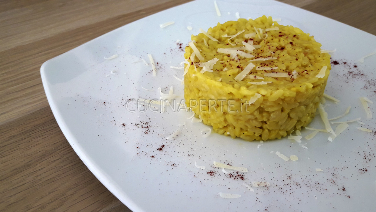 Risotto allo Zafferano con Pentola a Pressione Cucina per Te