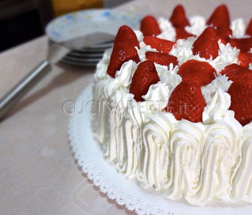 Torta crema formaggio e fragole