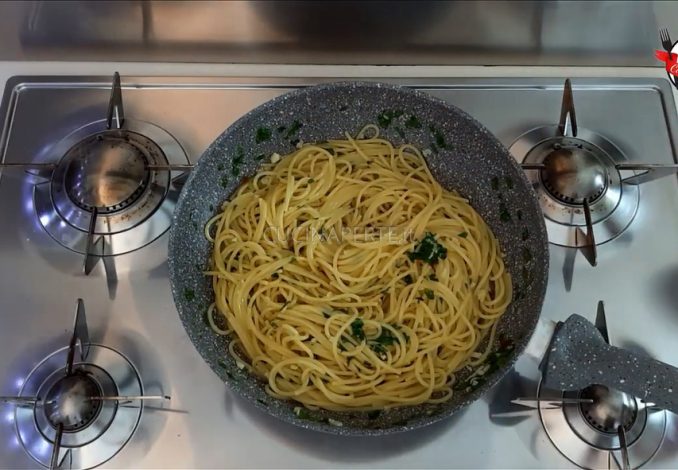 Pasta aglio olio e peperoncino